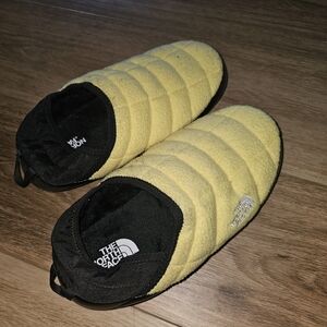 The North Face Thermoball Slippers (fleece, yellow)